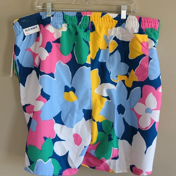 NWT Old Navy Men's Swim Trunks - Picture 2 of 4